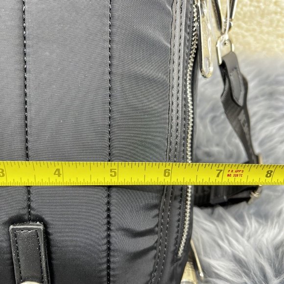 Steve Madden Tik Tok Viral Airpods Bfuria Black Nylon Crossbody Sling Bag NWT - Picture 8 of 8